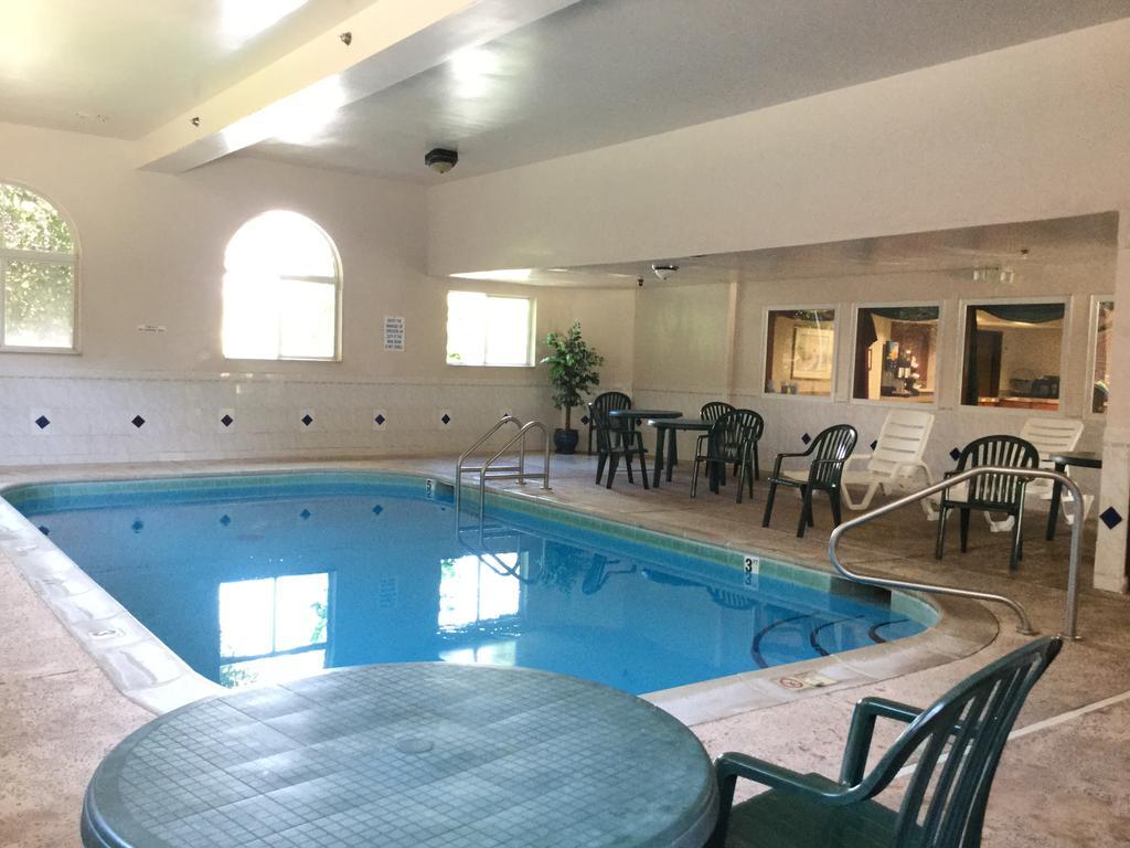 Americas Best Value Inn&Suites Saint Charles Extérieur photo