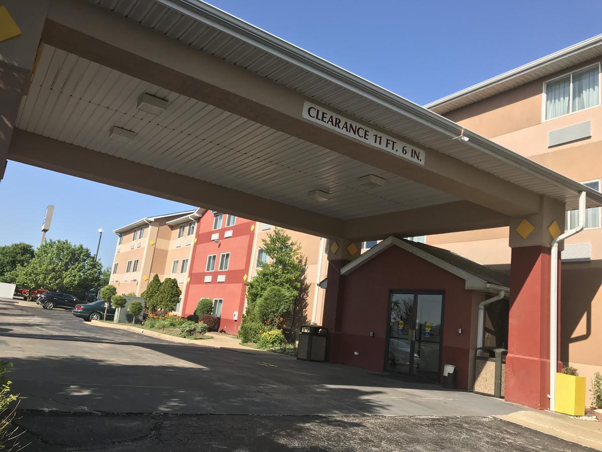 Americas Best Value Inn&Suites Saint Charles Extérieur photo