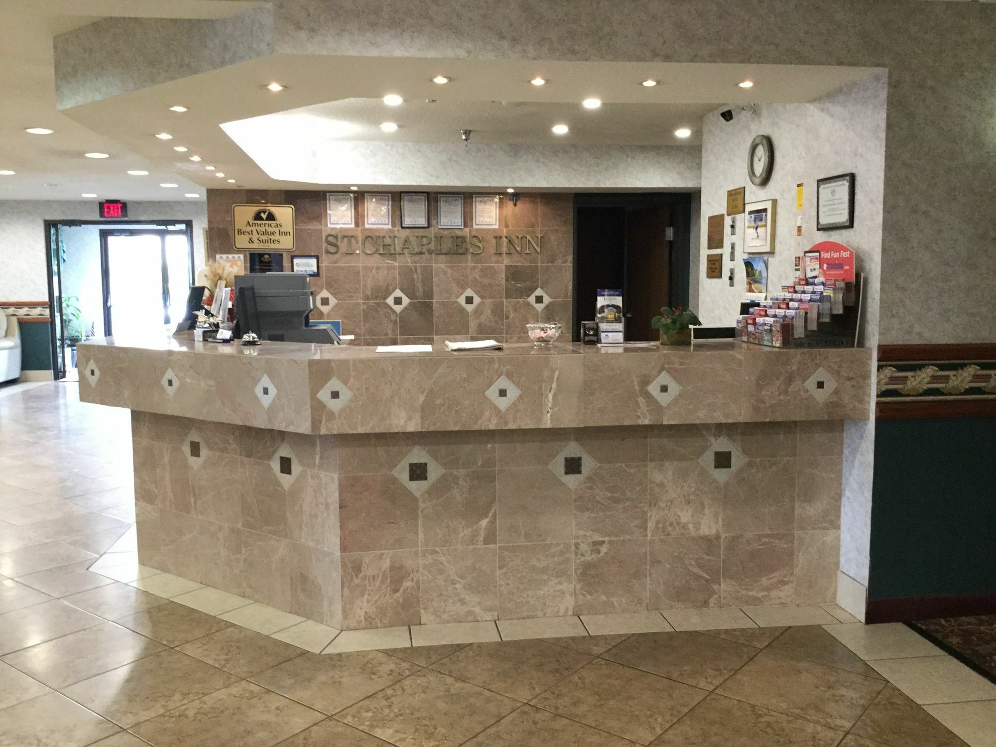 Americas Best Value Inn&Suites Saint Charles Extérieur photo